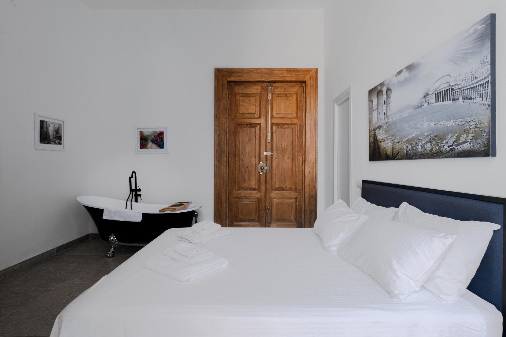 La Bella Vita Luxury Apartament And Travel Solution Naples Exterior photo